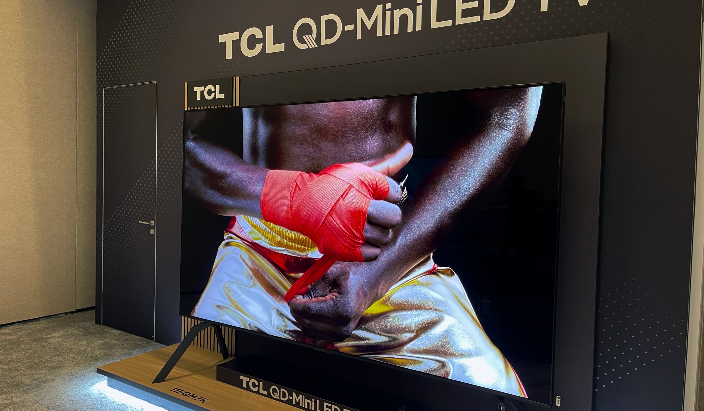 影音 | TCL 推出适用于 QM6K、115 寸 QM7K 等产品的 2025 miniLED LCD 技术-PCX 梦旅人