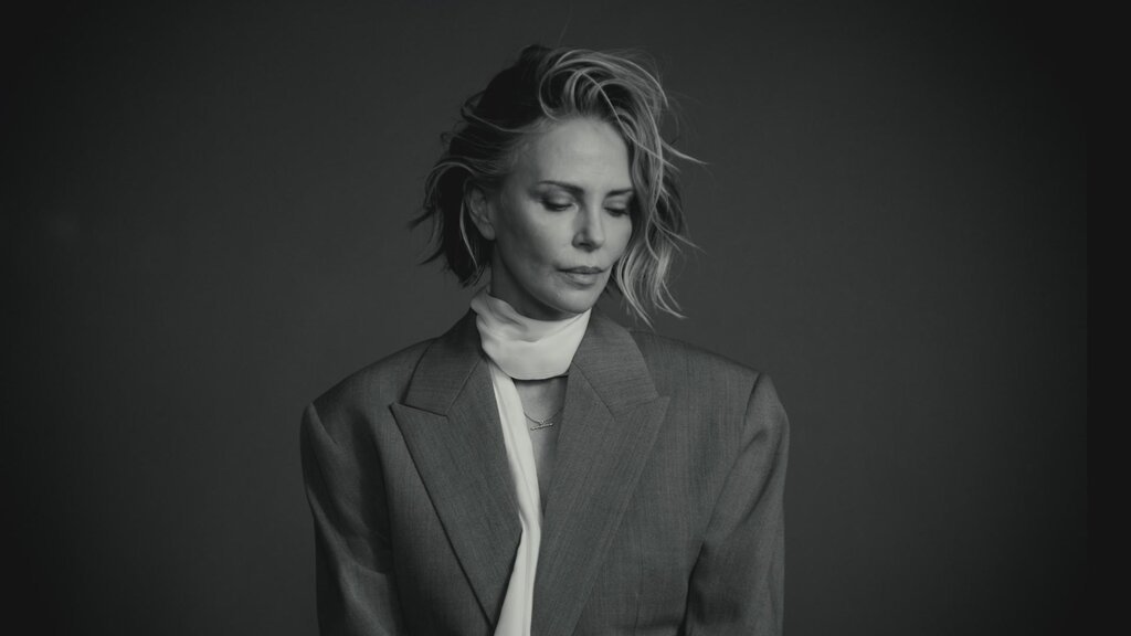 影视 | 查里兹·塞隆回忆 15 岁家暴阴影与童年创伤：「那晚我母亲开枪打死了我父亲」-PCX 梦旅人