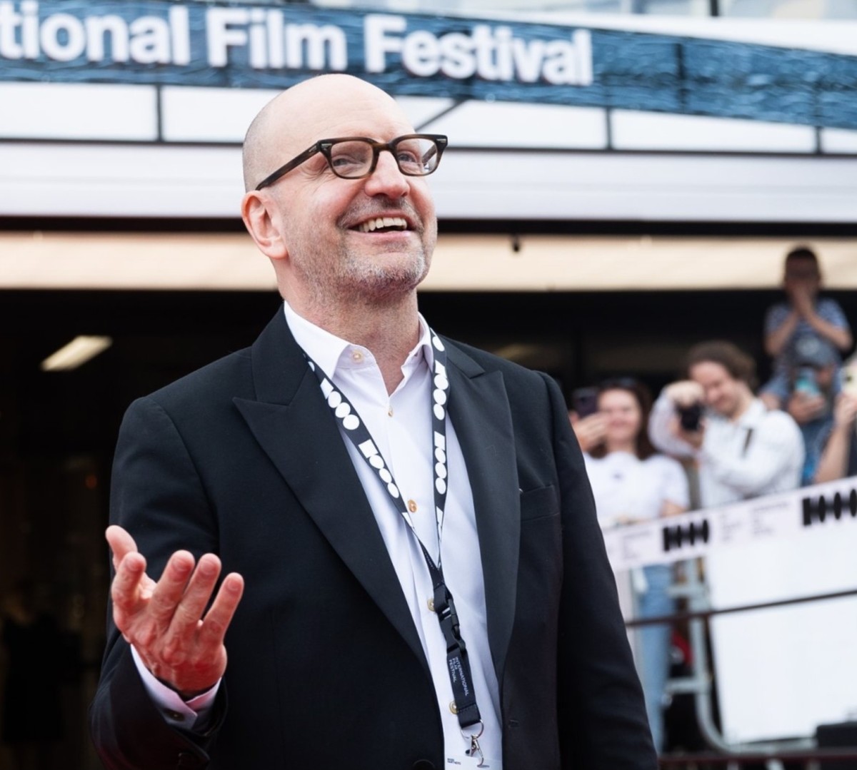 影视 | 好莱坞名导大多反 AI、但史蒂文·索德伯格欣然拥抱：有些大牌拒用 AI，是他们有特权，但我就想玩玩看-PCX 梦旅人